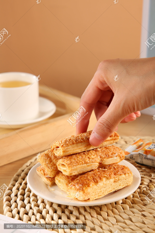 松塔饼干千层酥