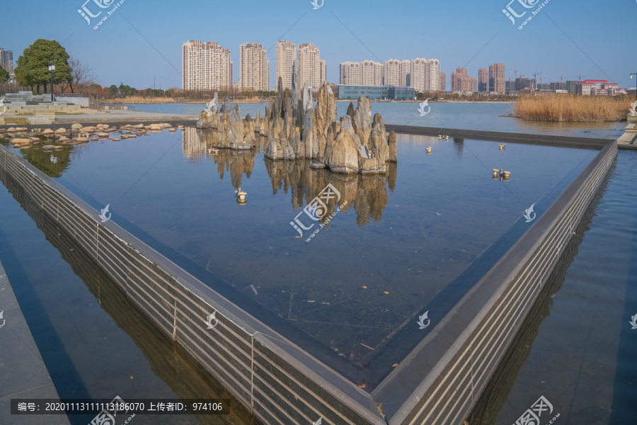中国宜兴现代城市建筑和市民广场