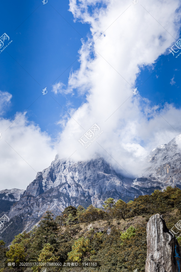 丽江玉龙雪山蓝月谷风光