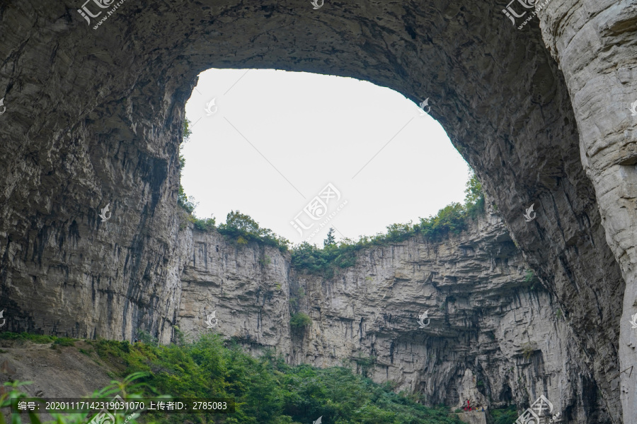 贵州毕节大方清虚洞旅游景区