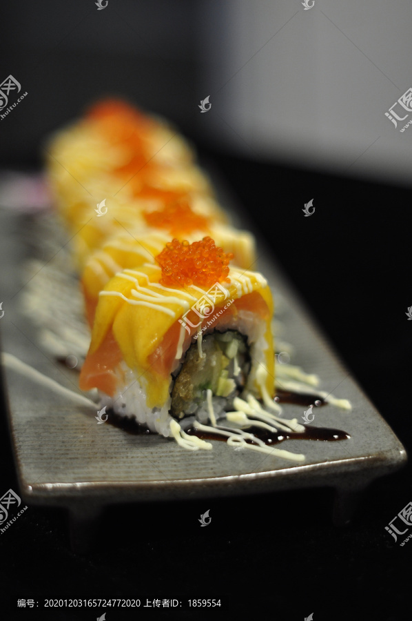 芒果三纹鱼寿司