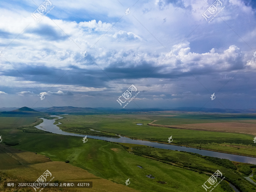 中俄边境额尔古纳河风光
