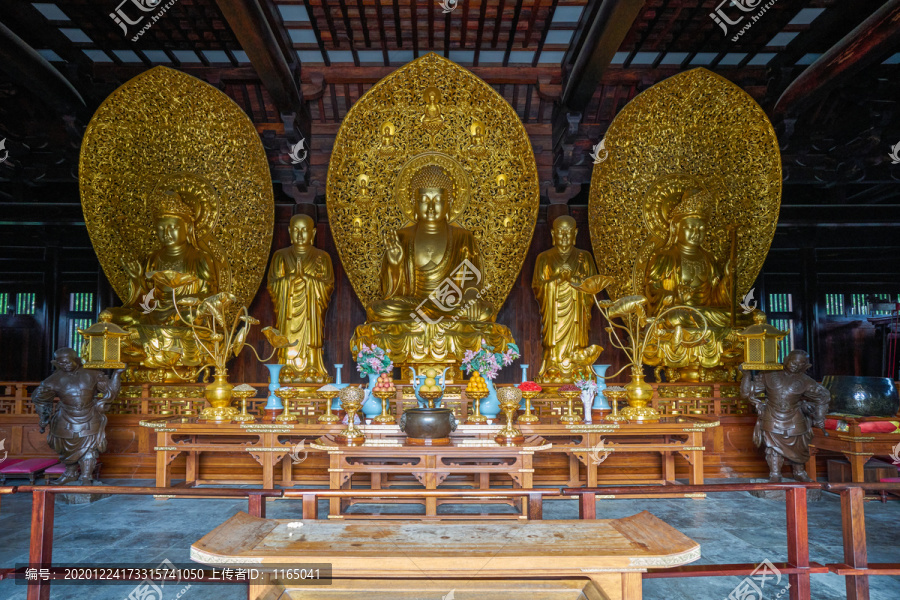 宝山寺大雄殿