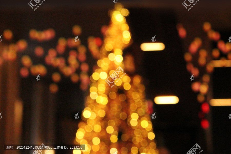 圣诞节圣诞树的霓虹灯光斑