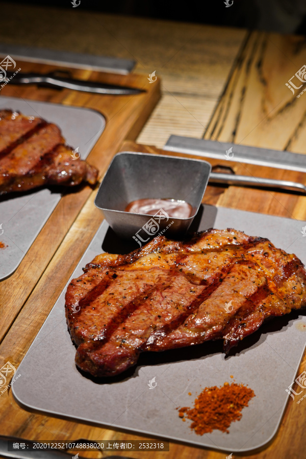 果木烤肉眼皇牛排牛扒西餐