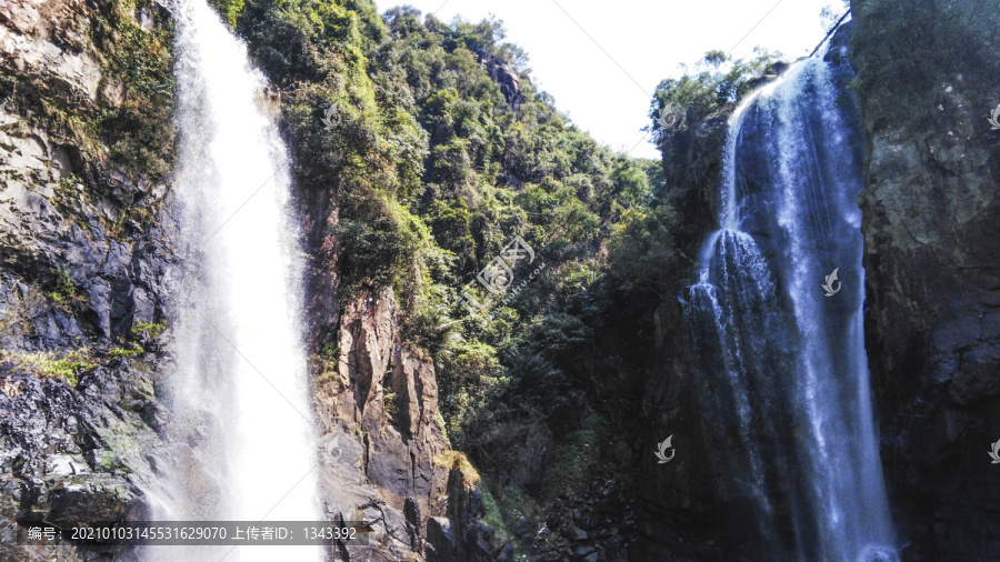 福建九鲤湖飞瀑