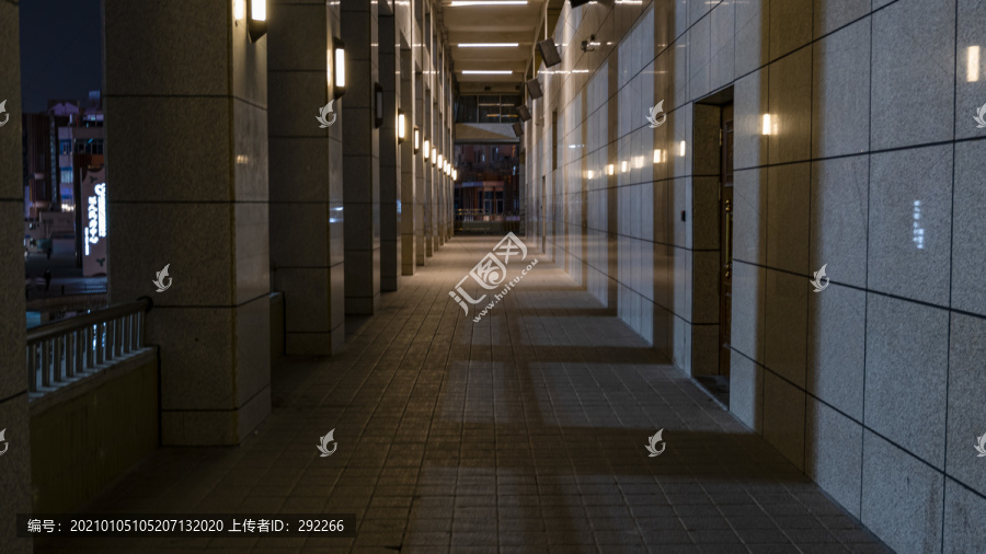 深圳长廊透视夜景