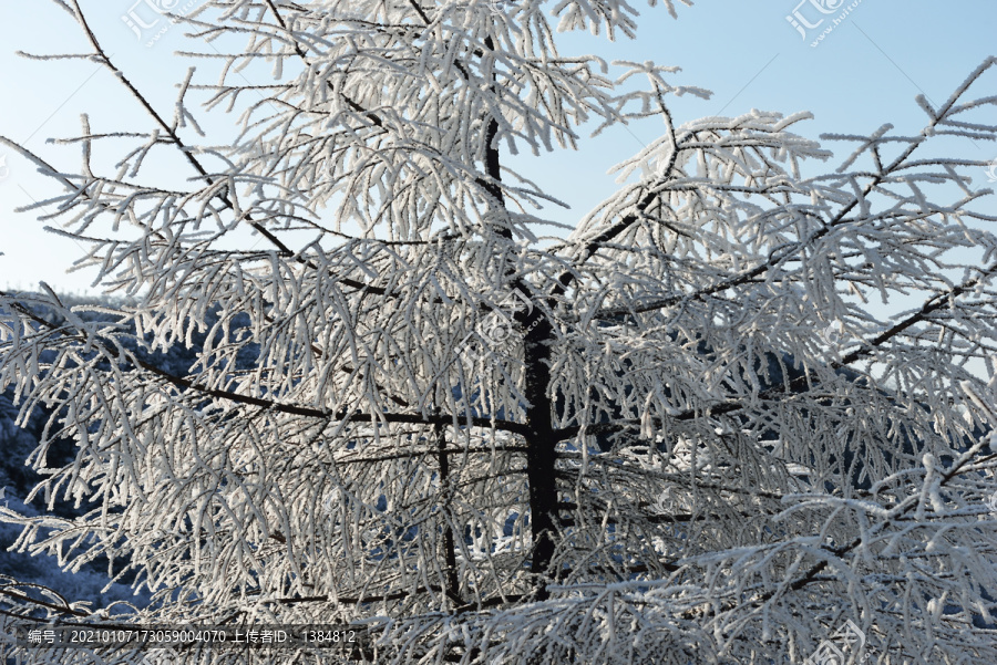 五峰独岭雪景