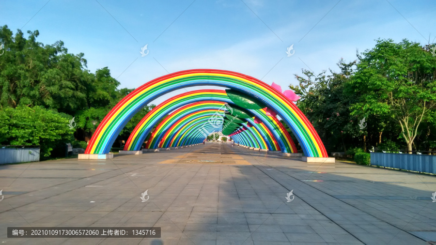 彩虹拱门通道