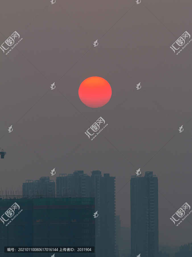 雾霾天的夕阳