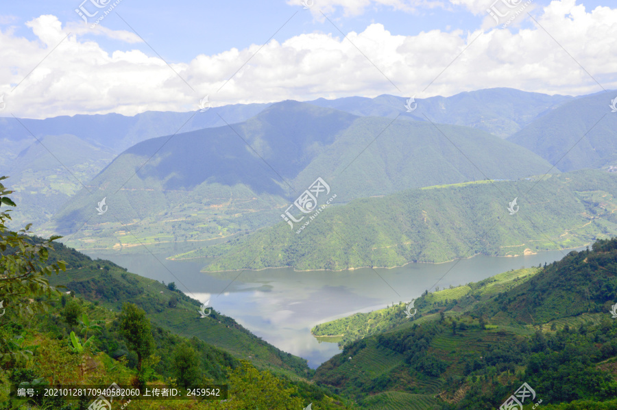 凤庆茶山山水风景