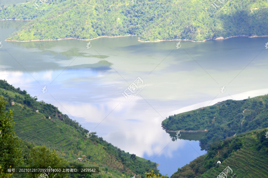 凤庆茶山山水风景