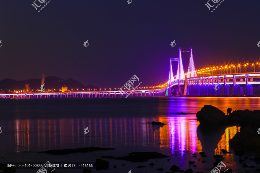 夜色下的星海湾跨海大桥