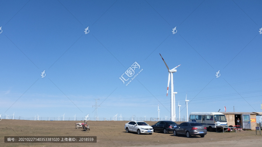 草原上的风力发电车