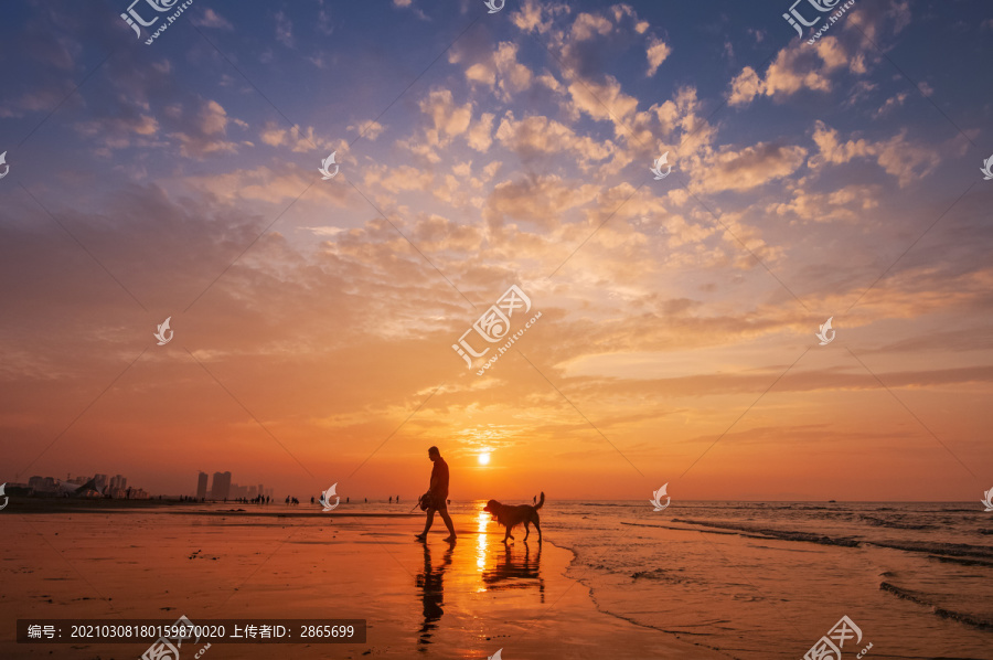 烟台金沙滩的夏天