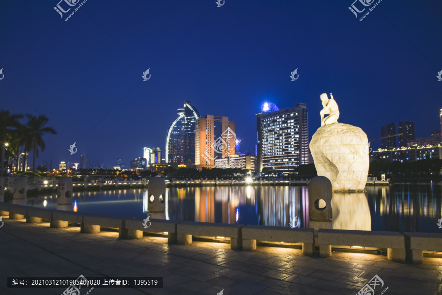 厦门筼筜湖白鹭女神广场夜景