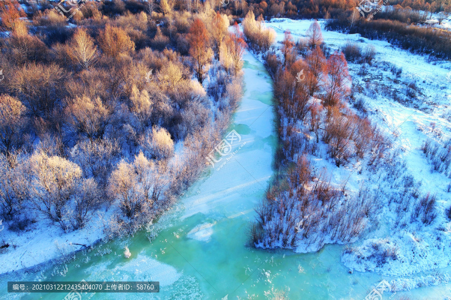 大兴安岭冬季雪域冰封河流风景