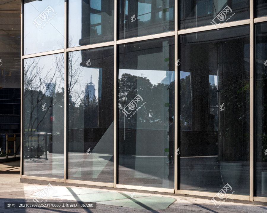 办公大楼建筑落地玻璃窗