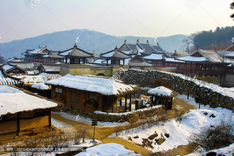 韩式建筑物雪景