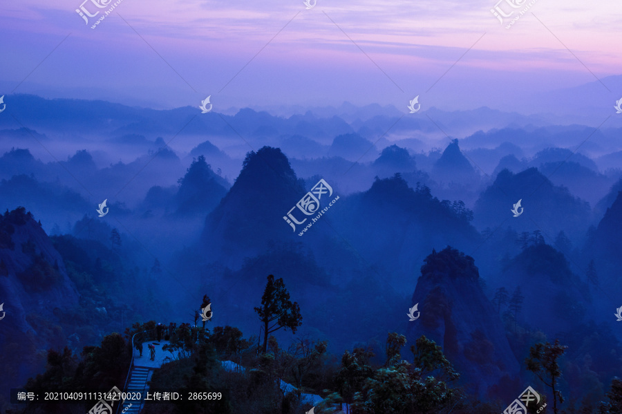 湖南通道县万佛山晨曦