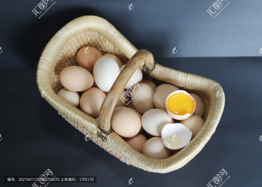 篮子里的柴鸡蛋