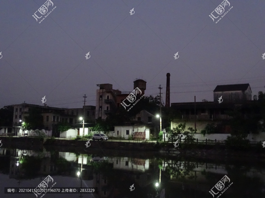 江南小镇的夜景