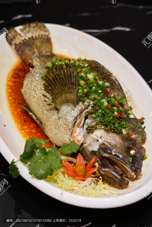 石斑鱼龙胆鱼海鲈鱼鱼肉海鲜美食