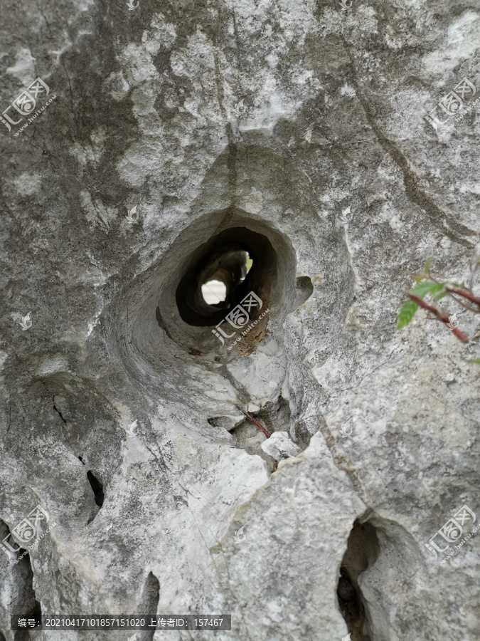岩石孔洞