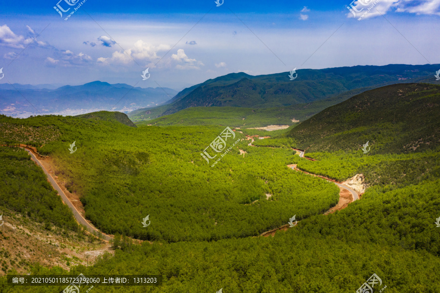 航拍云南大理山区风貌