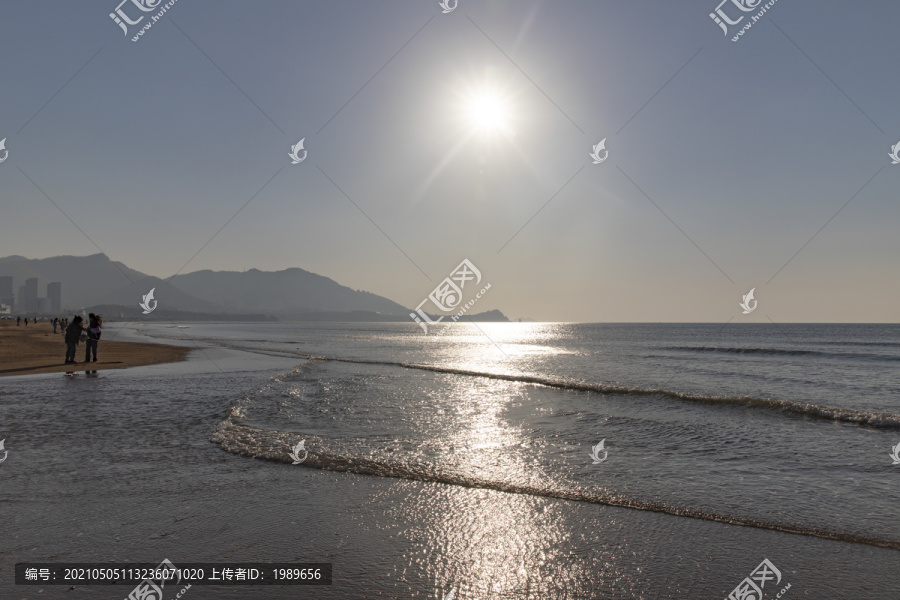 海上日出