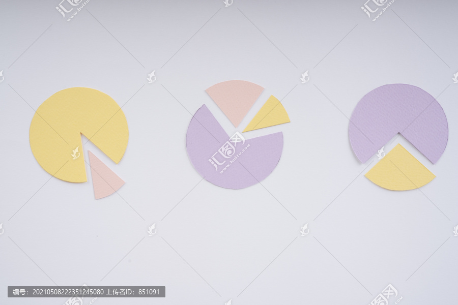 白色背景上的一组黄色和紫色圆圈信息图。顶视图。