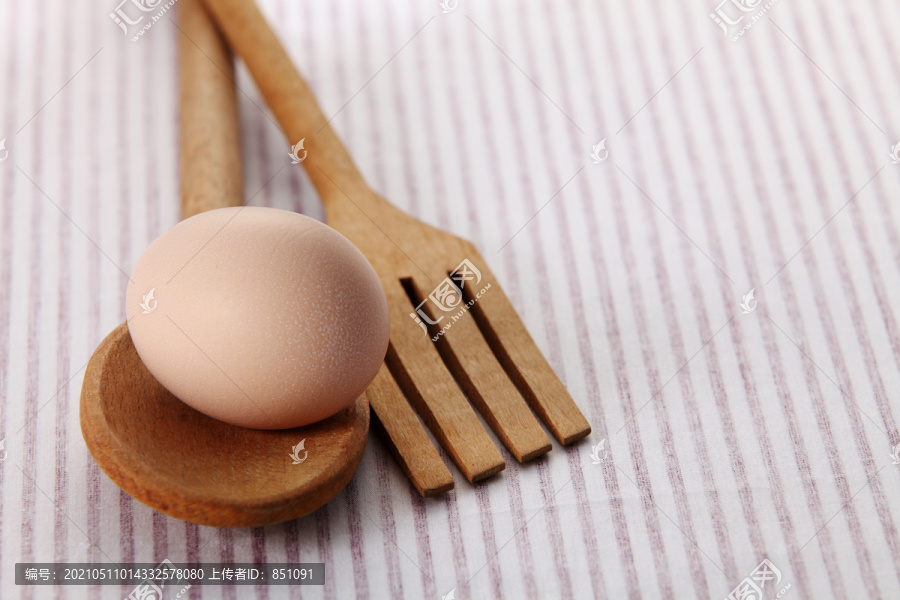 木勺上的蛋