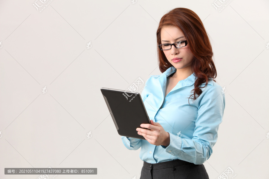 女商人有平板电脑