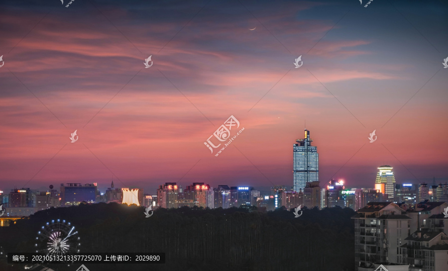 广西南宁地王大厦金湖广场夜景