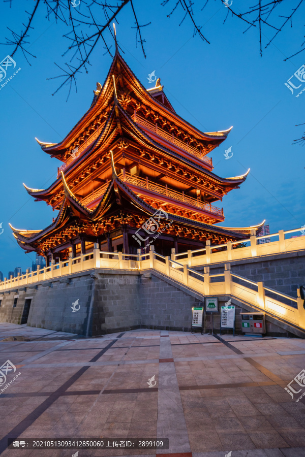 宜宾长江地标广场夹镜楼夜景