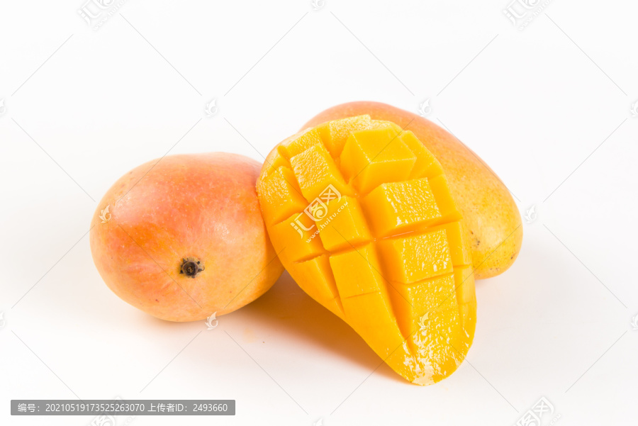 切开的新鲜芒果