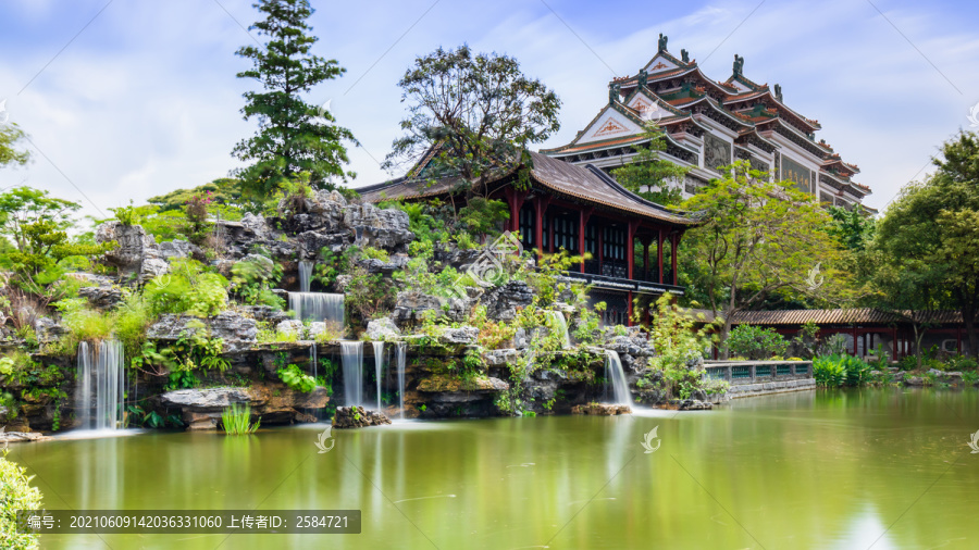 顺峰山公园假山流水