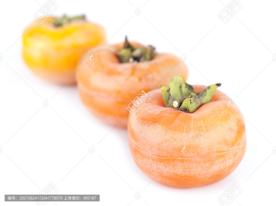 一排成熟的柿子