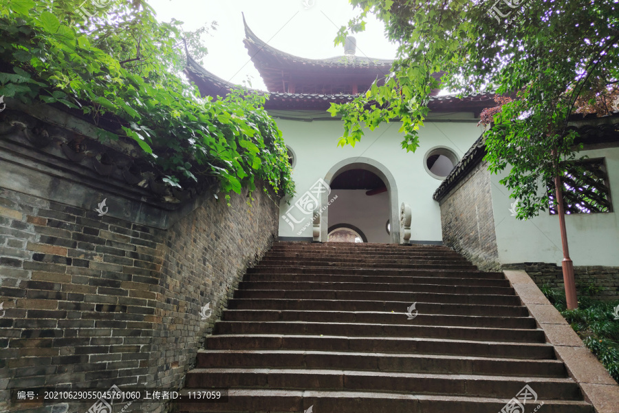 镇江北固山朱文公祠