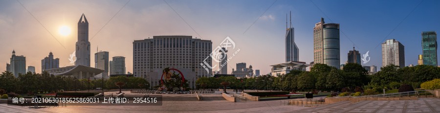 上海人民广场西侧夕阳宽幅全景