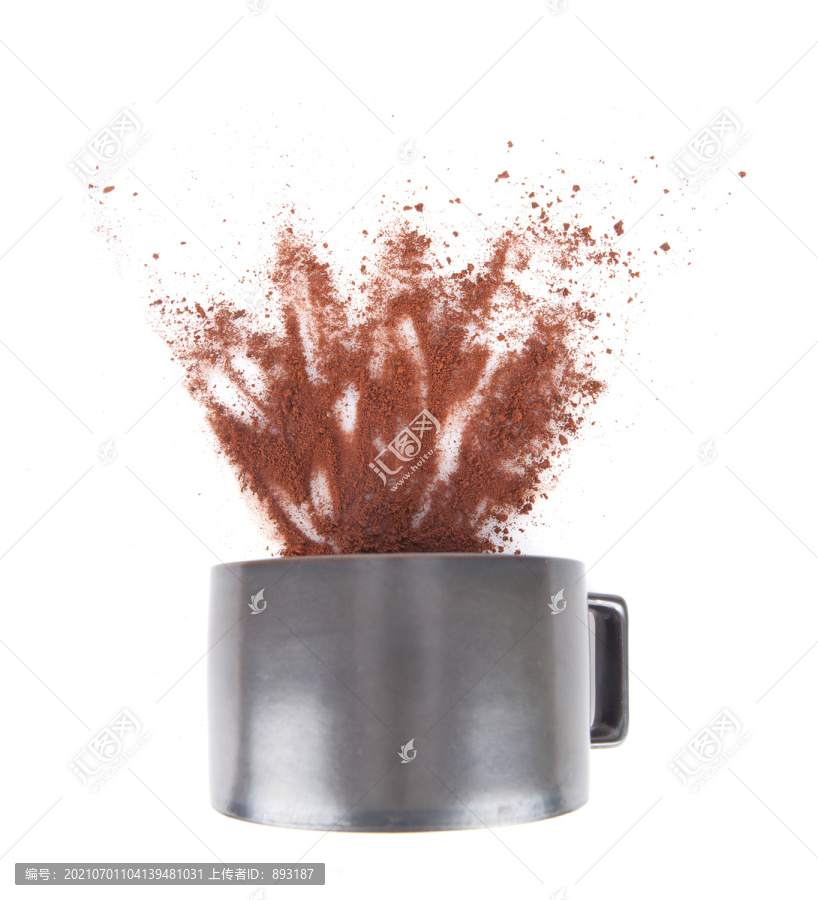 杯子里喷出的咖啡粉