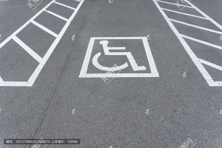 残障人专用停车位