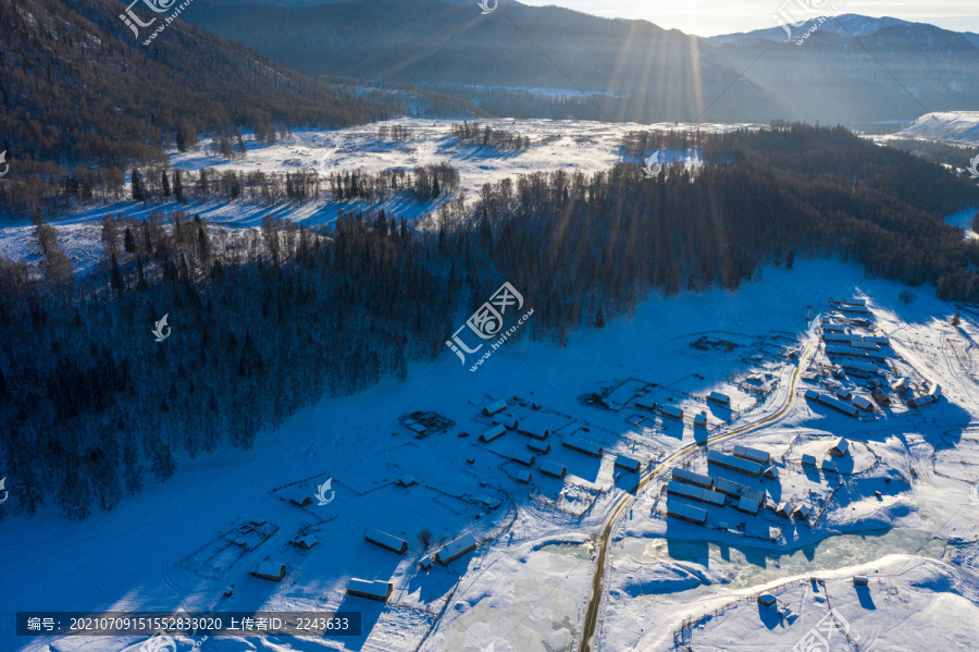 新疆阿勒泰喀纳斯禾木冬雪景色