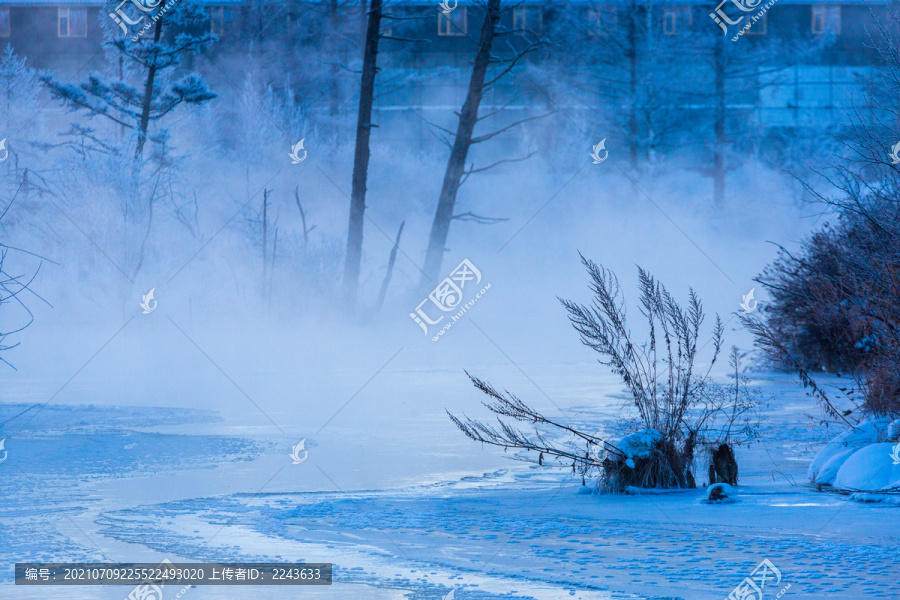 吉林长白山下魔界雾凇冰雪景色