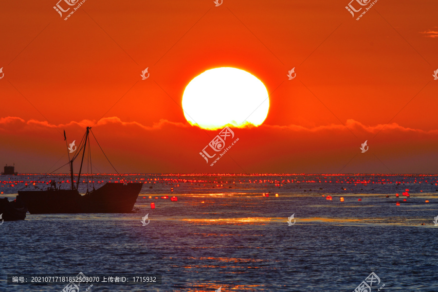 大海日出朝霞