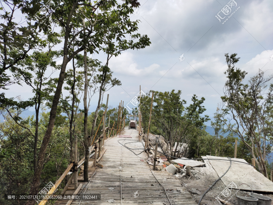 建设中的观景平台