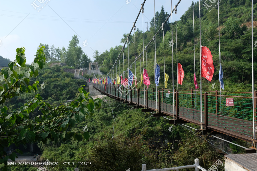 万山国家矿山公园玻璃天桥