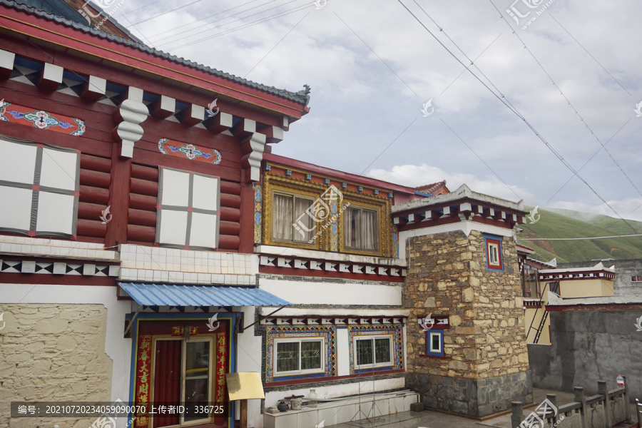 甘孜州道孚县城藏族民居建筑