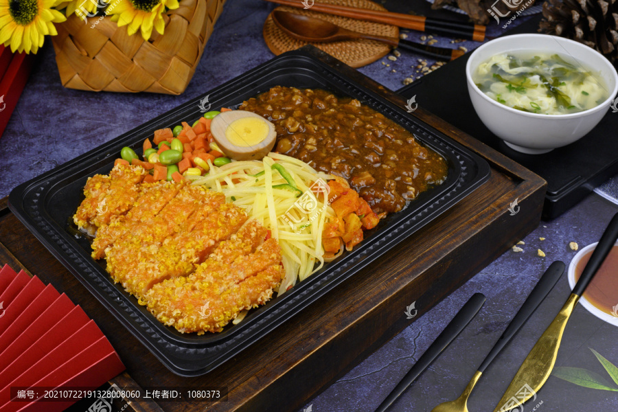 鸡柳配焖肉套饭