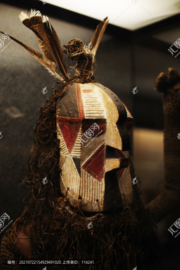 中部非洲国家面具艺术